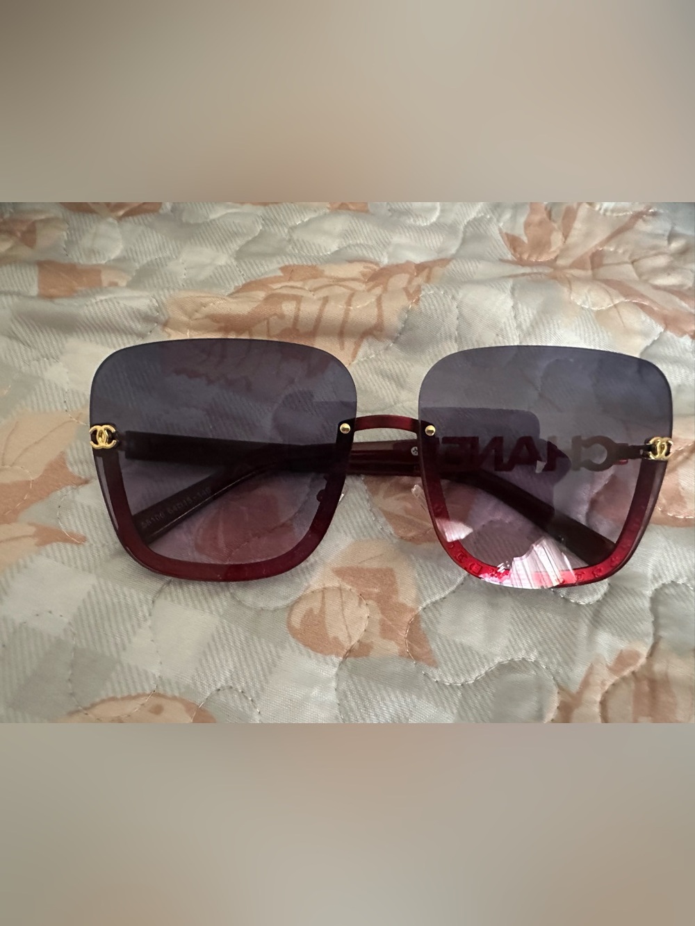 Chic Gradient Red Square Women's Sunglasses